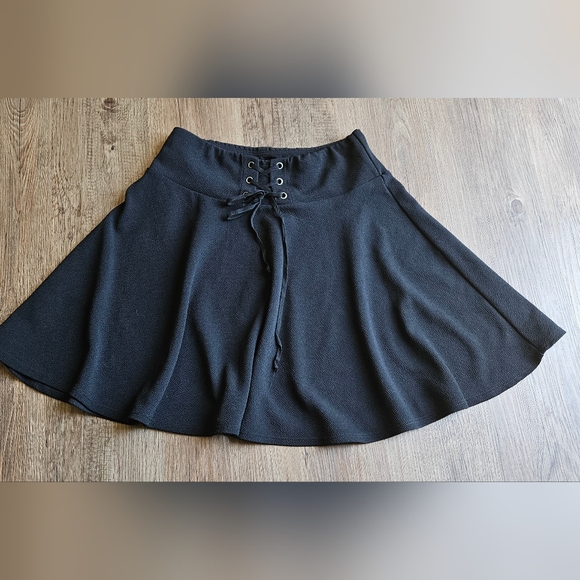 Midnight hour crepe lace up skirt - Picture 1 of 3